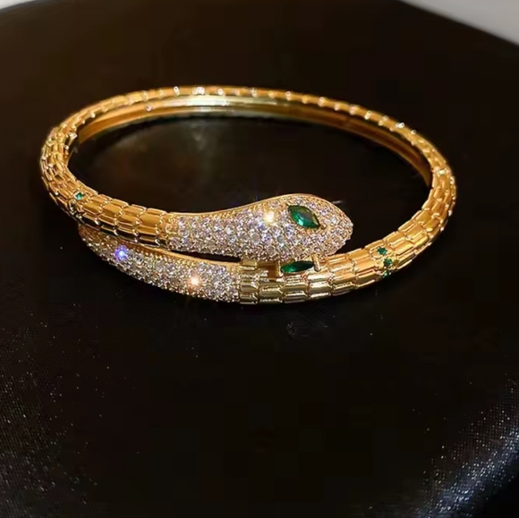 Exquisite 18k Gold Plated Coiled Snake Zircon Bracelet - Picture 4 of 4